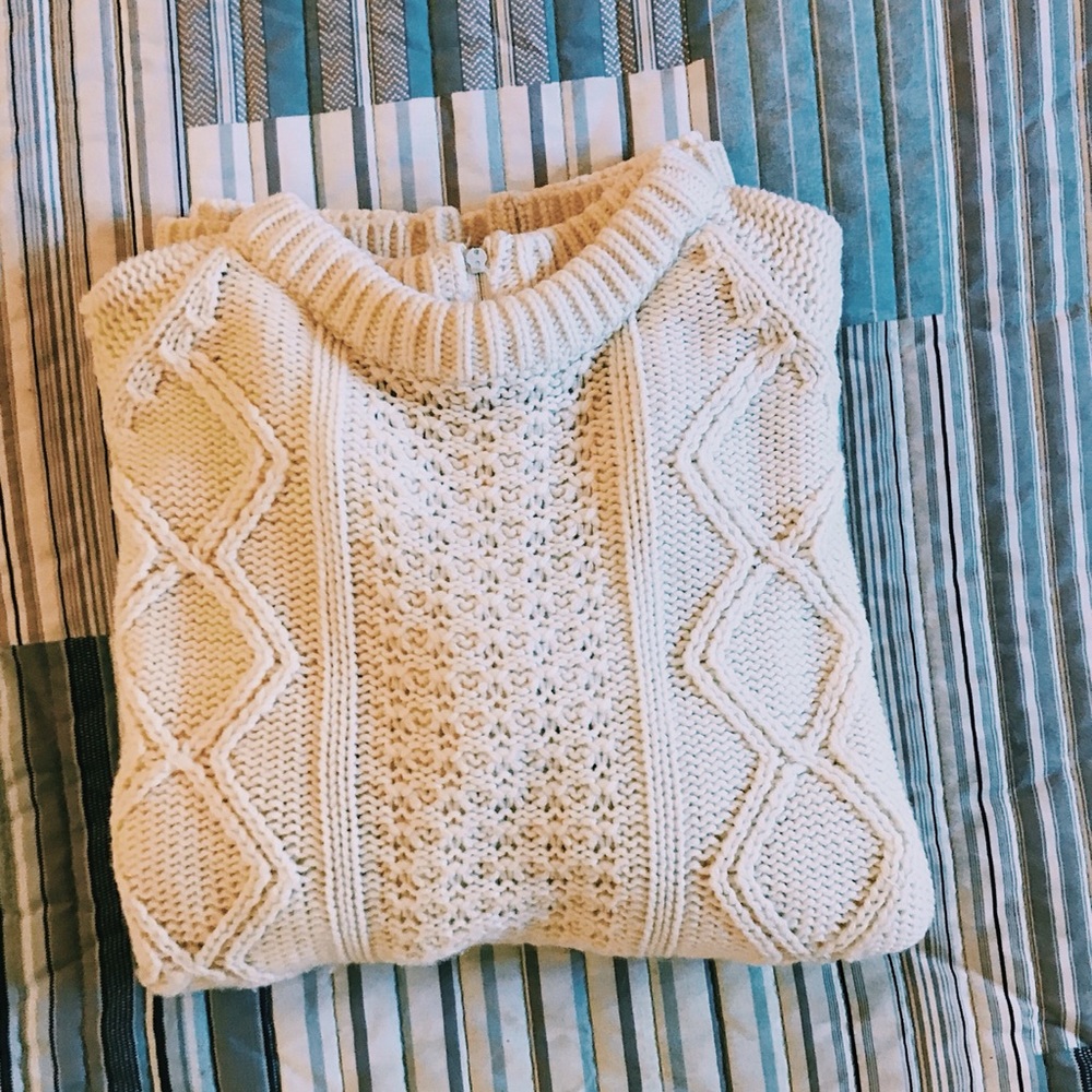 Small vintage twist knit sweater
